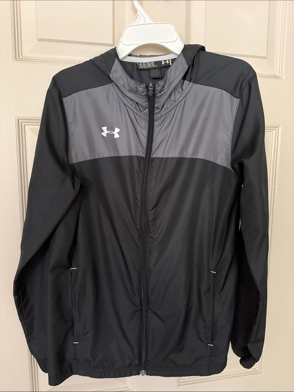 Under Armour Boy’s Black & Gray Lightweight Hooded Jacket